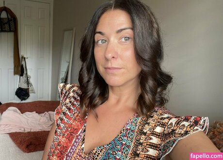 Kate Harrison model nudes pic