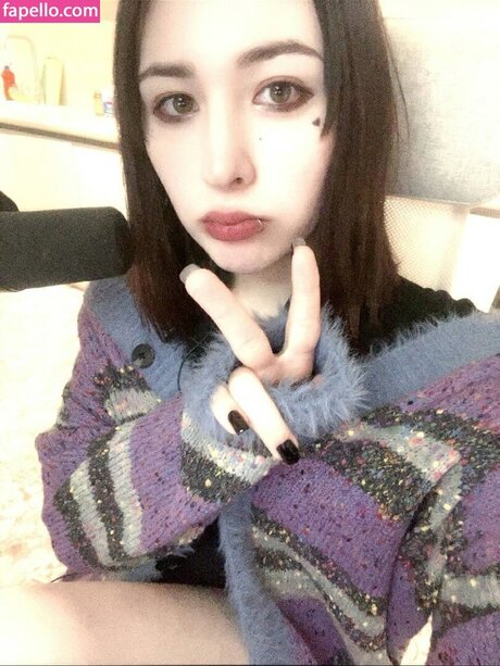 fumimochi pretty model pic