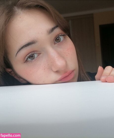 Polly Bee free actress images