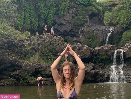 Billie Lourd exclusive actress gallery