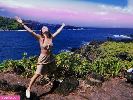 Billie Lourd high quality star photos