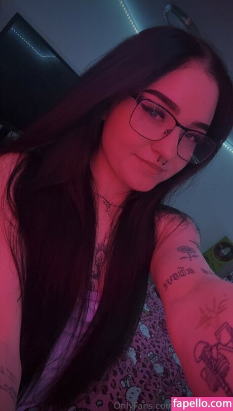 Shelleyyrose pretty pornstar img