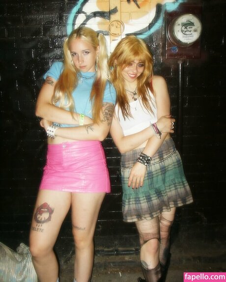 wormsheriff model pretty photo