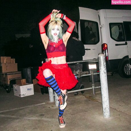 lesbian kissing onlyfans porno gallery