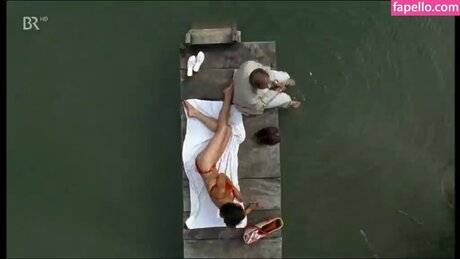 Ninahartmann model naked image