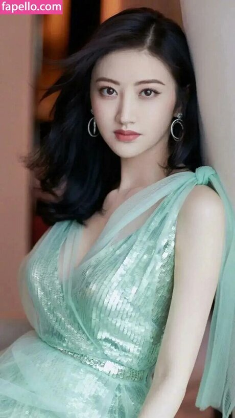 Jing Tian model high quality images