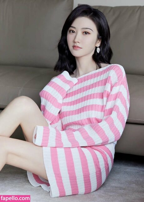 Jing Tian pretty model photo