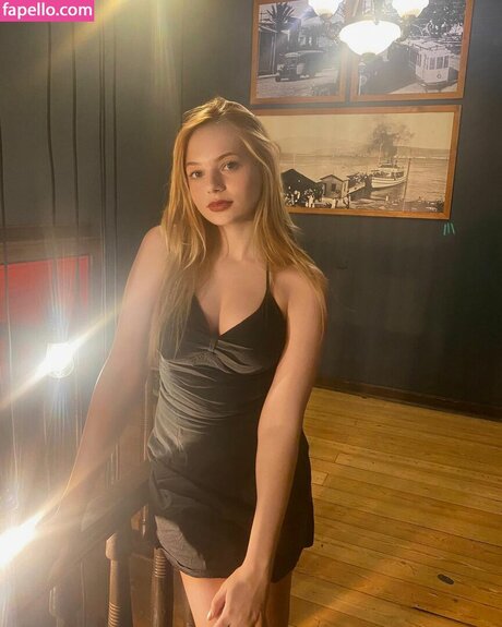 biranset beautiful model pic