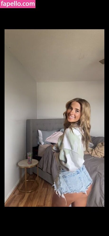 Livromanoo hot actress picture