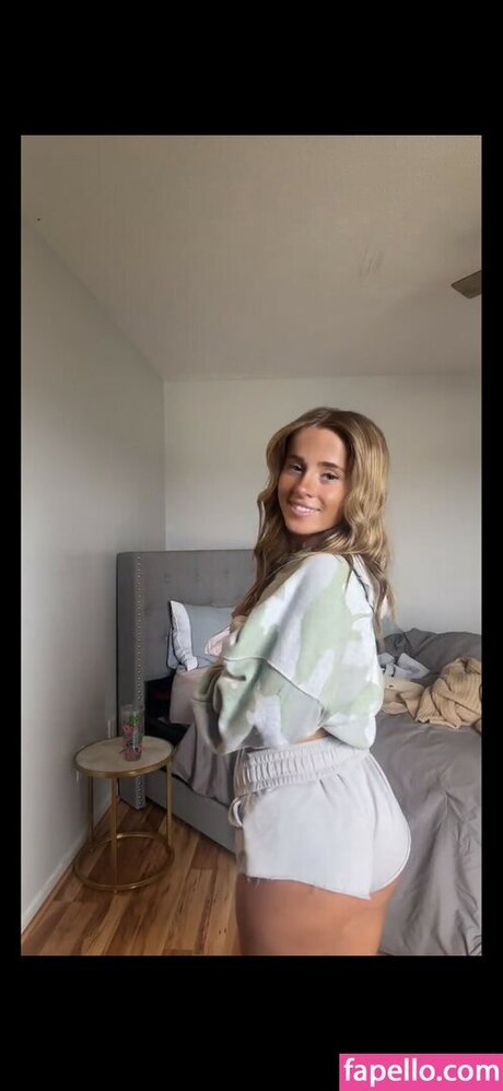 Livromanoo nudes actress picture