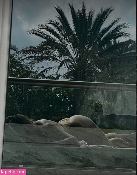 Ellesweats pornographic actress image