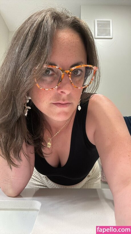 Sinbinsweetie pornstar naked gallery