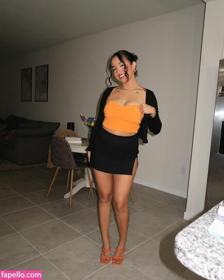 Zaira Lissette star top galleries