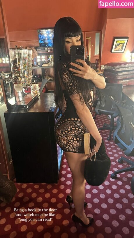 SweetSeverine naked pornstar pictures