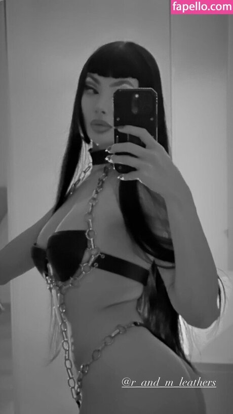 SweetSeverine model nudes photo