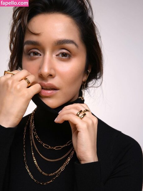 Shraddha Kapoor free pornstar pics