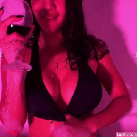 Ana Maxi pornstar naked pictures