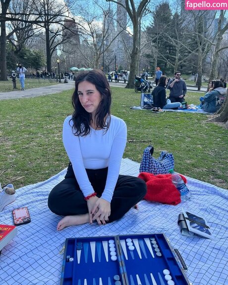 Brooke Averick art model image