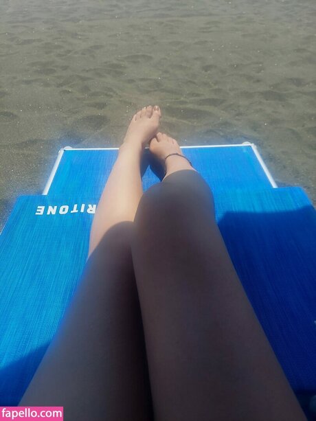 AlineFouche model top pic