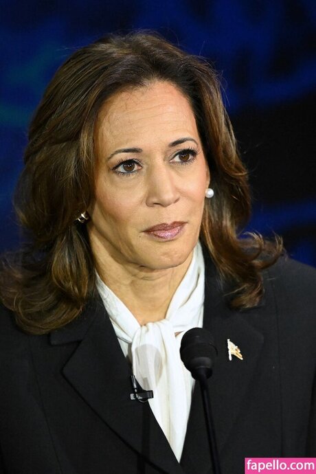 Kamala Harris naked actress photo