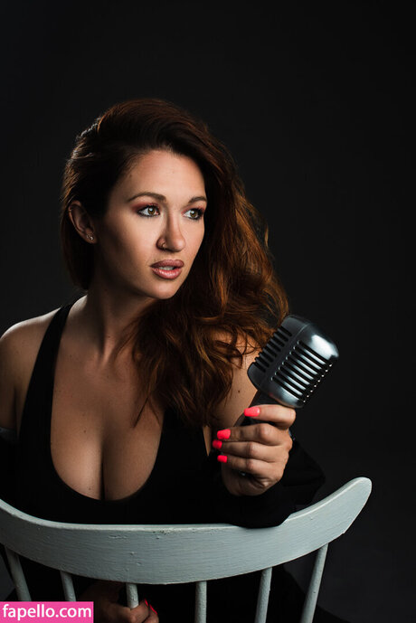 Chloe Fit Gamer star erotic photos