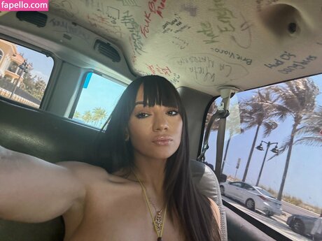 Sasha Pearl model hd image