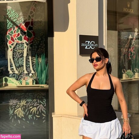 Avneet Kaur star nudes pics