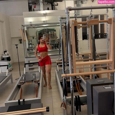 Avneet Kaur pornstar art pictures