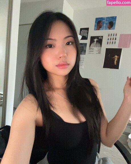 aishlvsu model nude pic