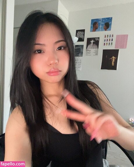 aishlvsu model adult gallery