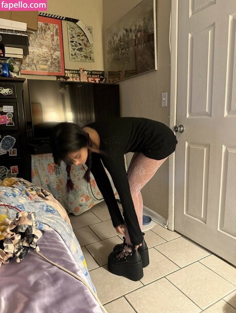 Angelina Fishtank model pornographic pic