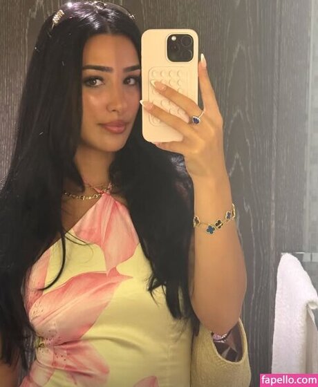 adolladola model perfect pictures