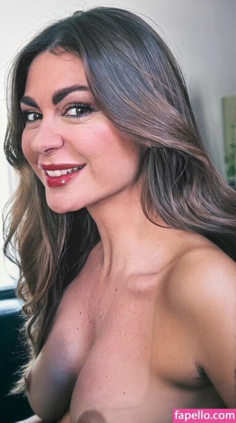 Italian Nude Vips model exclusive images