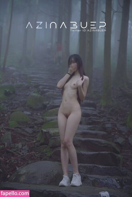 azinabuer naked model image