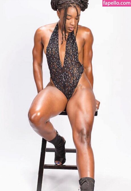 miss kiaraphillips model erotic photos