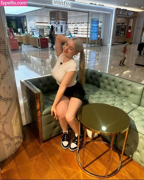 Bulebarbie official nudes model gallery