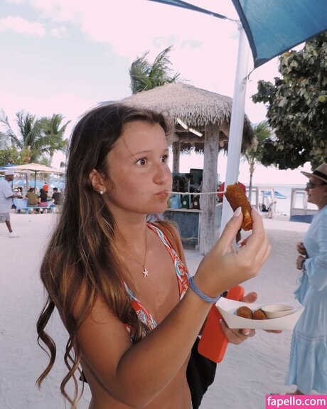 Sophia Sentner sex star photos