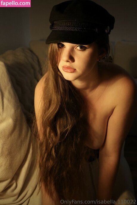 Isabella Ardley erotic model pic