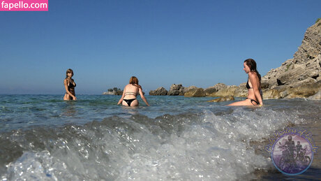 Girls HuntersBeauty sex model pic