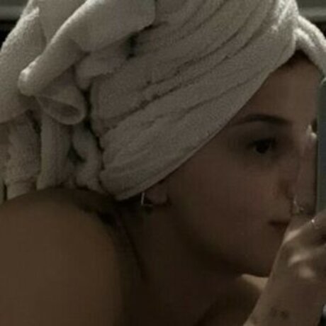 Sarah Estanislau nude model photos