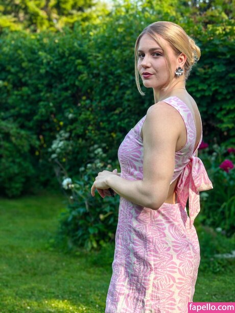 Ida Hulkko star art photos