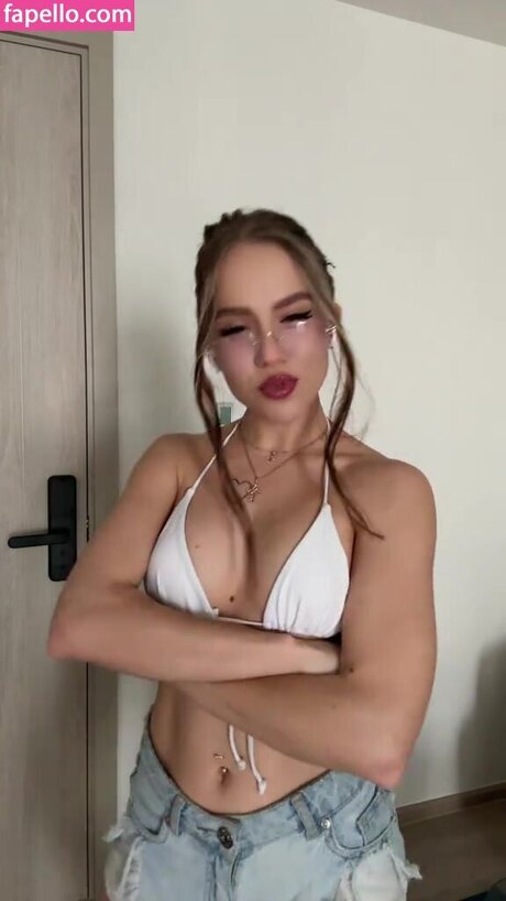 Dasha Grivina sexy model gallery