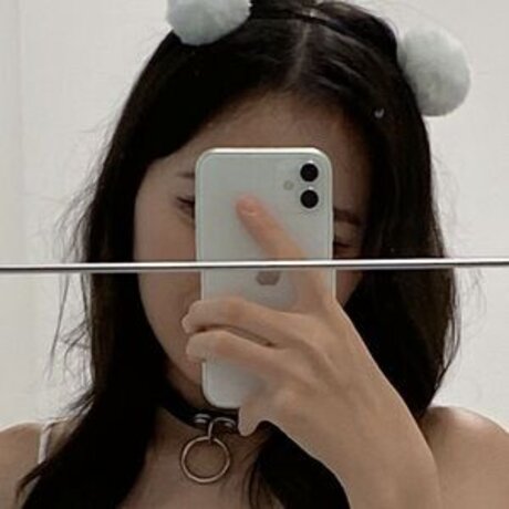 Meriol Chan model erotic photos