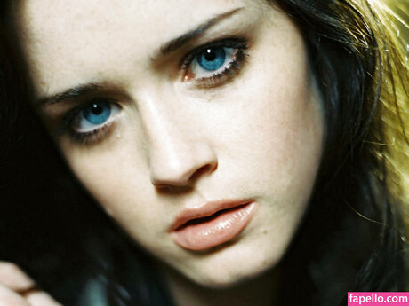 Alexis Bledel top star photo