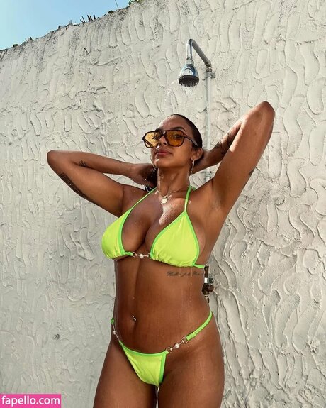 Debora Bloise model naked picture