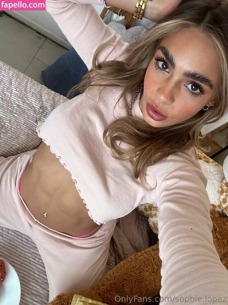 Mayrafrani model naked images