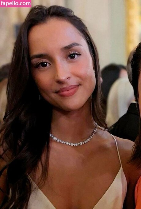 Alexandra Saint Mleux xxx pornstar image