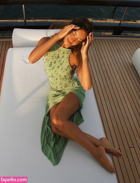 Alexandra Saint Mleux porn model gallery