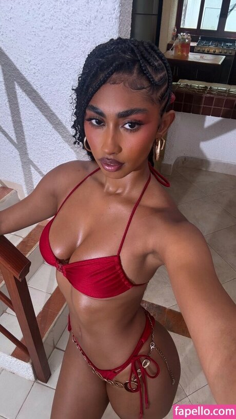 Jasmine Chola pretty actress picture