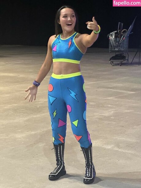 Izzy Moreno star pretty photos